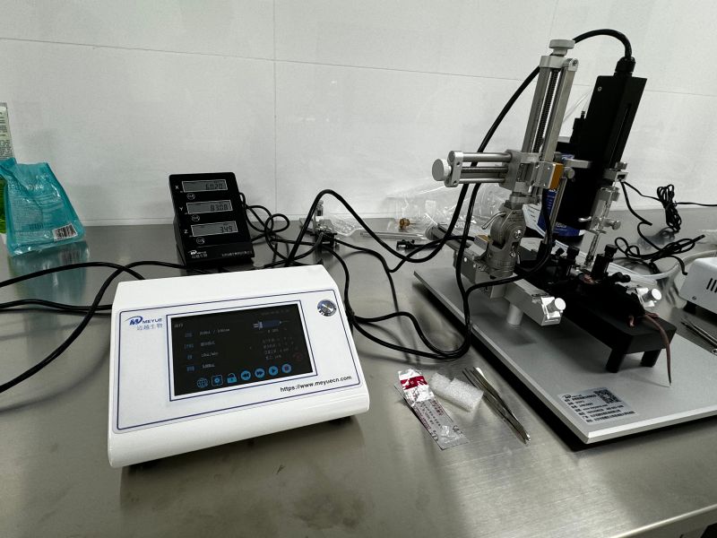 康亚诺生物-脑立体定位仪、微量注射泵系统安装完成